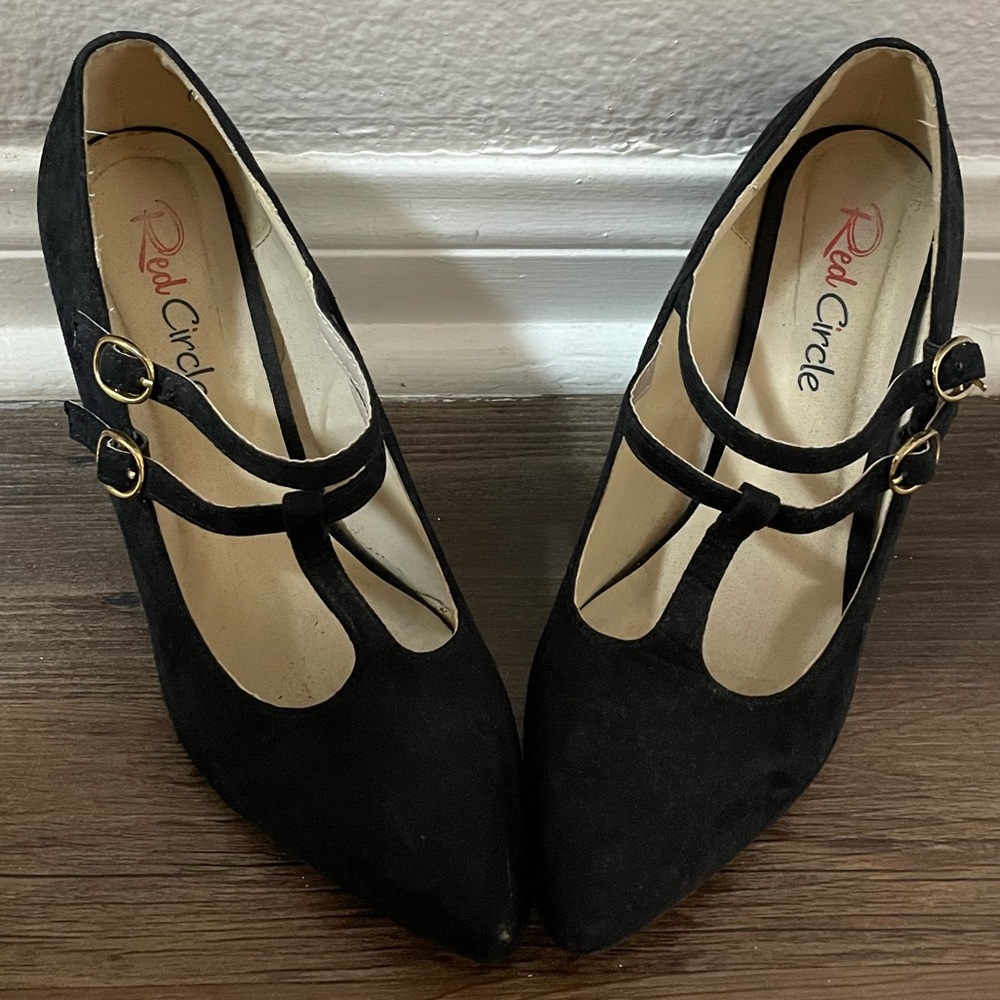 Black Mary Jane Heels! 🖤
